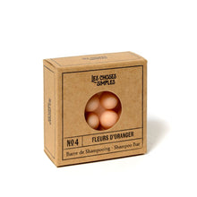 Laden Sie das Bild in den Galerie-Viewer, LES CHOSES SIMPLES Festes Shampoo mit Massagenoppen No. 4 "Fleurs d'Oranger" (Orangenblüten)