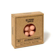 Laden Sie das Bild in den Galerie-Viewer, LES CHOSES SIMPLES Feste Duschseife mit Massagenoppen No. 1 "Les Grandes Vacances" (Die großen Ferien) Die Hautfee Naturprodukte aus der Provence Innen