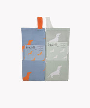 Laden Sie das Bild in den Galerie-Viewer, KERA TILL - Geschirrtuch Set Dackel (Weiß / Orange)
