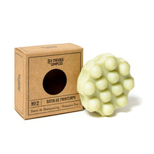Laden Sie das Bild in den Galerie-Viewer, LES CHOSES SIMPLES Festes Shampoo mit Massagenoppen No. 2 "Matin de Printemps" (Frühlingsmorgen) Die Hautfee Naturprodukte aus der Provence Aussen
